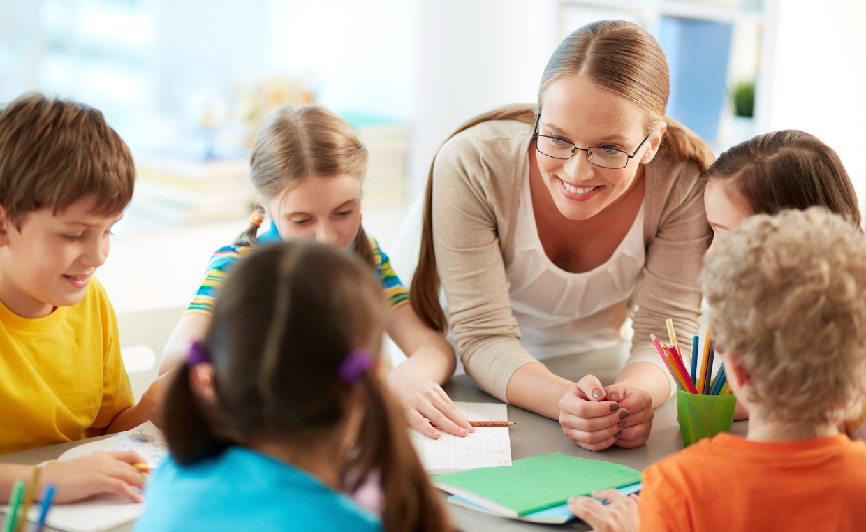 Auxiliar de Educação Infantil